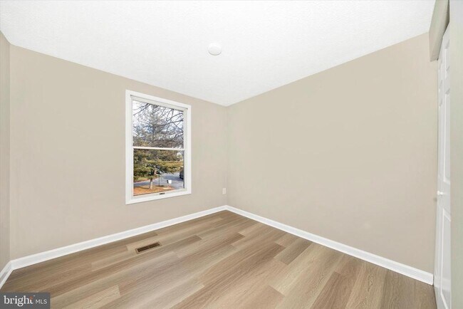 Building Photo - 103 Savannah Ct