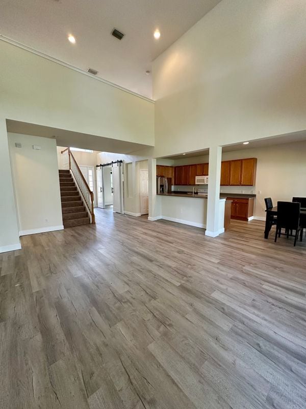 Building Photo - 14227 Wake Robin Dr