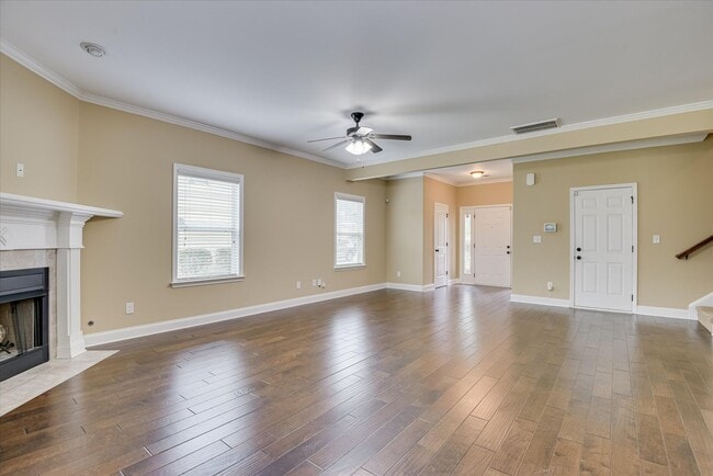 Building Photo - 4 Bedroom 2.5 Bath in Crawford Creek