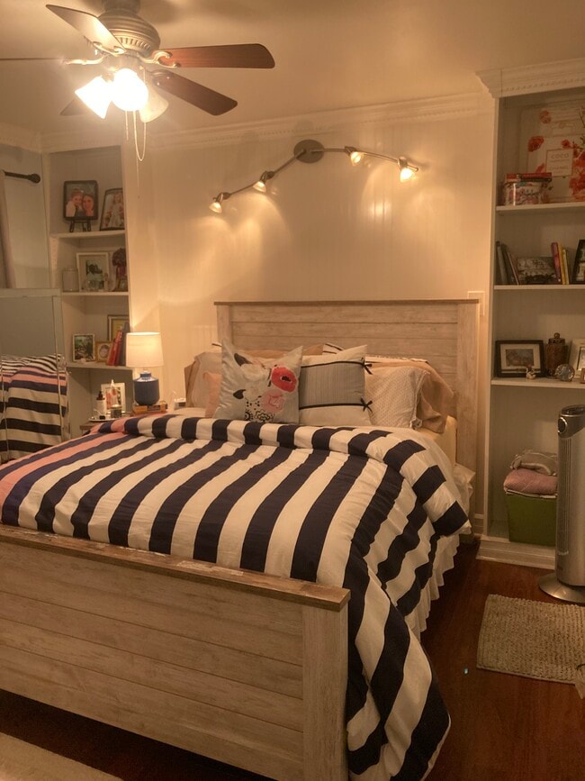 Building Photo - 5122 W 50th Terrace