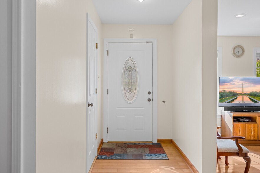Building Photo - 2829 Grovemore Ln