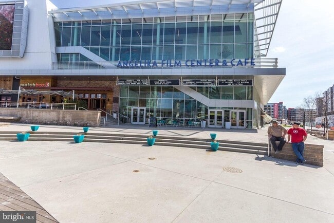 Building Photo - 2942 Yarling Ct