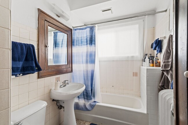 Building Photo - Murray Lower Flat