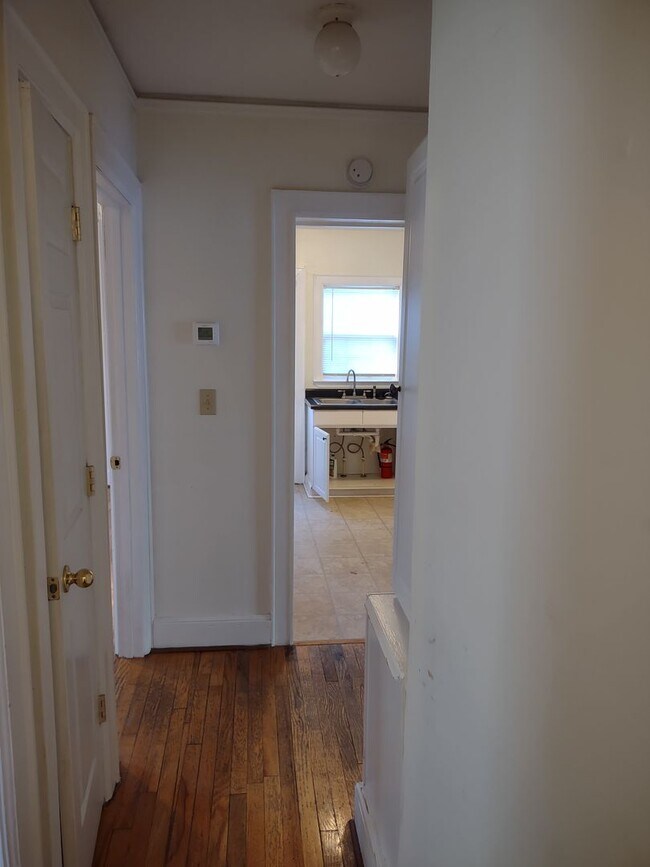 Building Photo - 605 S Waccamaw Ave
