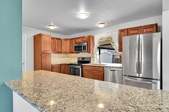 Building Photo - $2,200.95, $300 off the first month's rent, 4 Beds - 2 Bath, Single Family Home in Colorado Sprin...