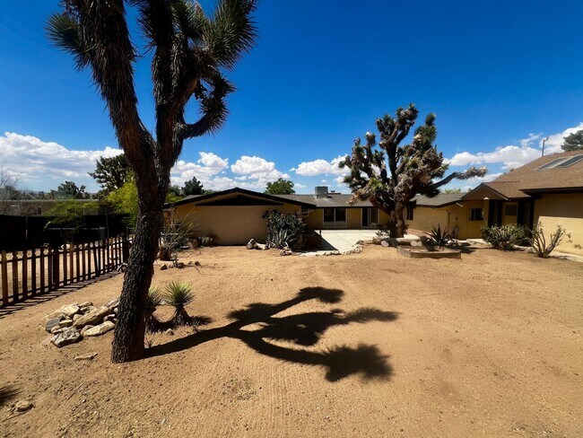 Building Photo - 56769 Joshua Dr