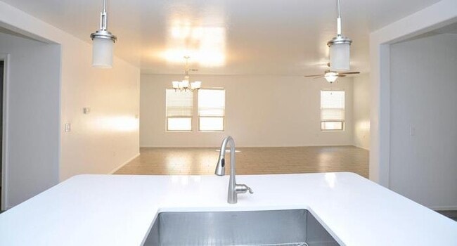 Building Photo - Beautiful Vail Area Home