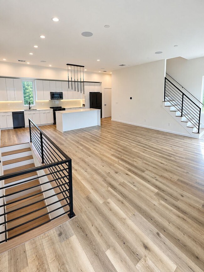 Building Photo - 4315 Scurry St