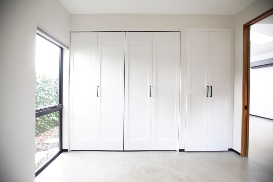 Building Photo - 6345 Babcock Ave