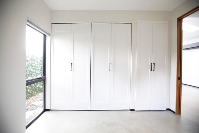 Building Photo - 6345 Babcock Ave