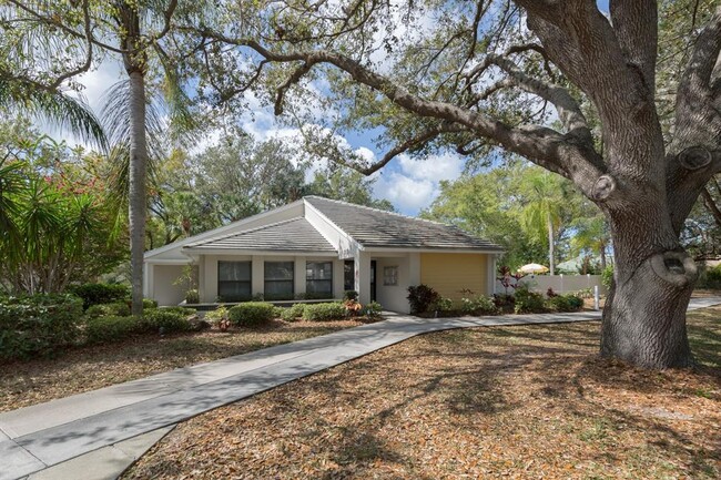 Building Photo - 268 Southampton Dr
