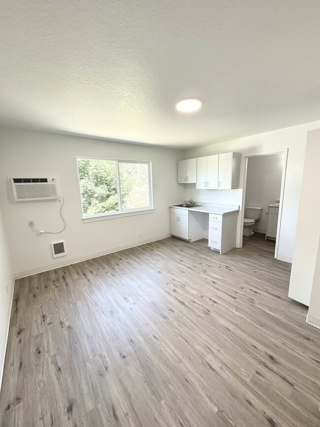 Studio Living.Kitchen.jpg - White Pine