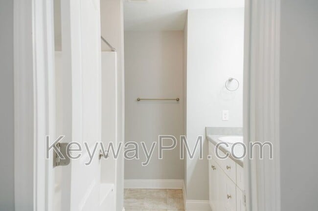 Building Photo - 1011 Coveside Trl