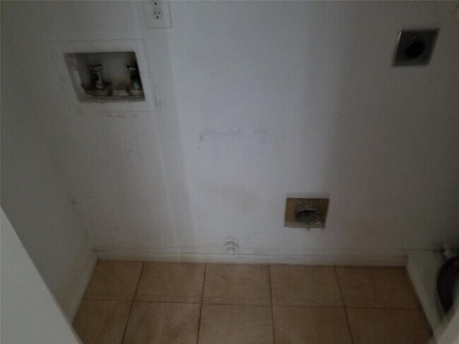 Building Photo - 4203 Holland Ave