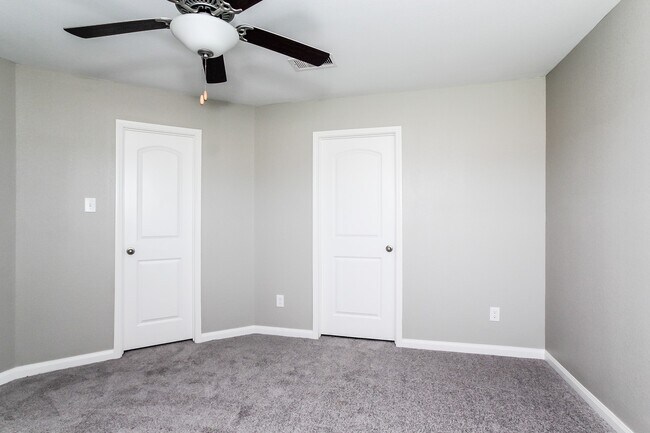 Building Photo - 25213 Dickens Dr