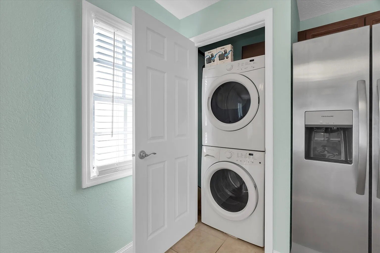 Building Photo - 4858 Coquina Key Dr SE