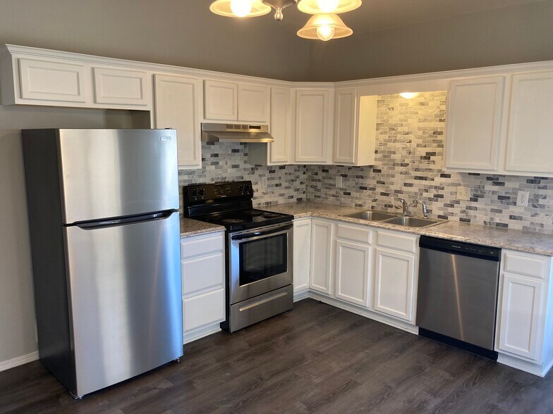 Building Photo - 9934 E Kinkaid Cir