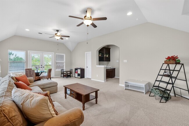 Building Photo - 10 Cayuga Pond Ct