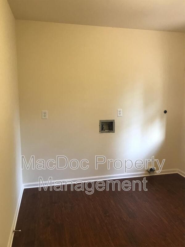 Building Photo - 918 Churchill Dr