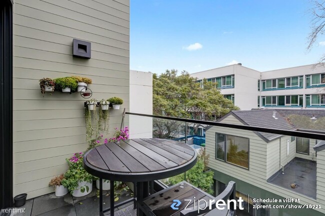 Building Photo - 3 br, 3.5 bath Condo - 259 Dorland Street,...