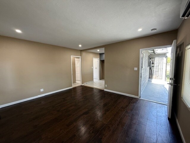 Building Photo - 729 S Towne Ave