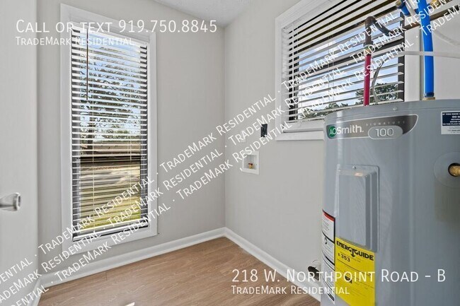 Building Photo - 218 W Northpoint Rd