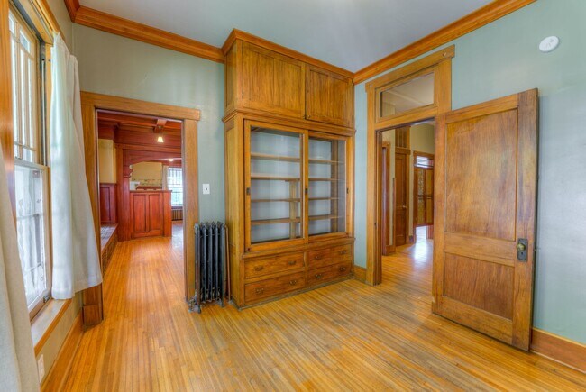 Building Photo - 1195 Dorothy Pl