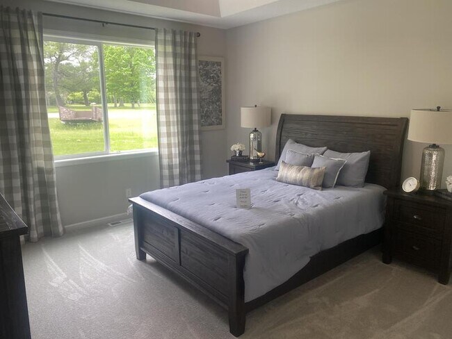 Building Photo - 1248 100th Ave NW