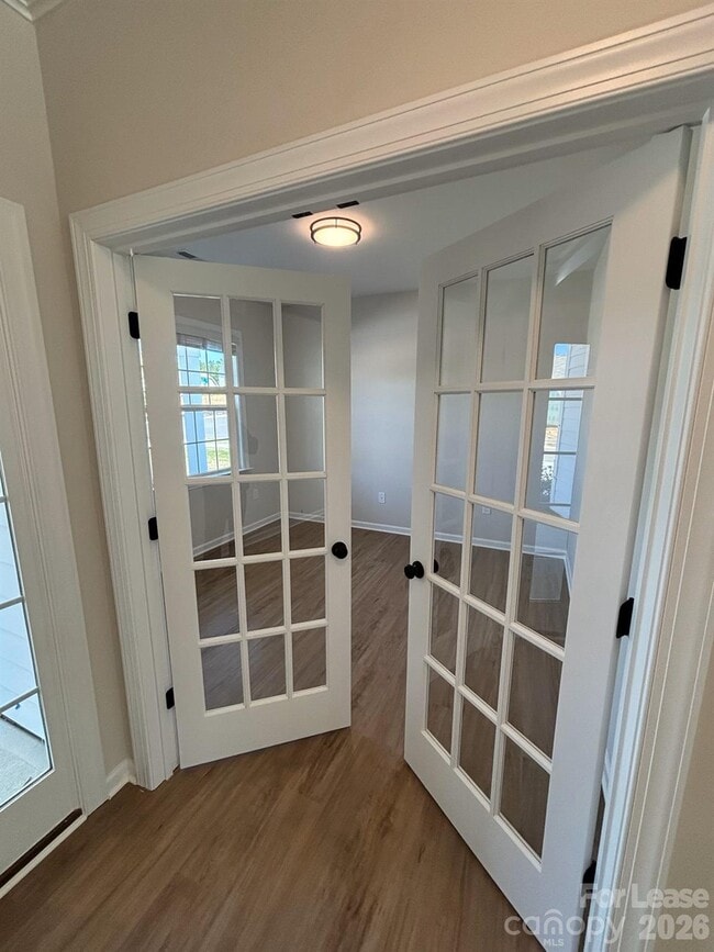 Building Photo - 2205 Camber Dr