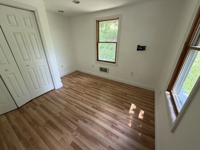 Building Photo - Price drop!  4 bedroom home now Available for Rent in Peters!