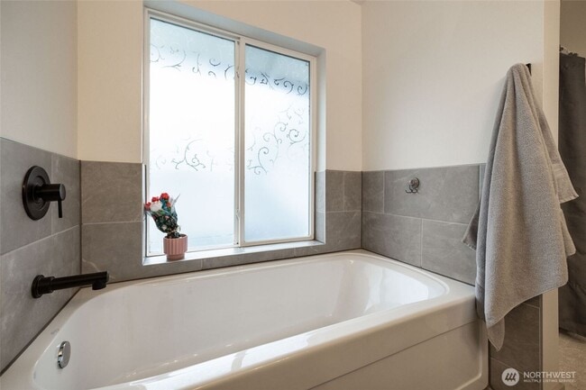 Building Photo - Brand new 4bed 2.5bath Home.