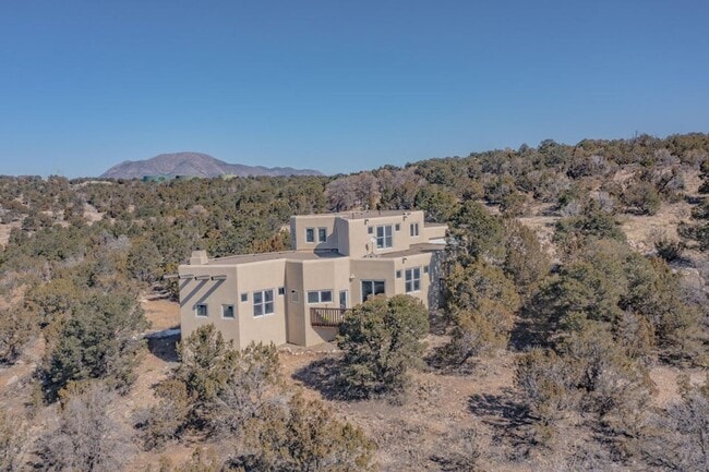Building Photo - 10 Alta Ct