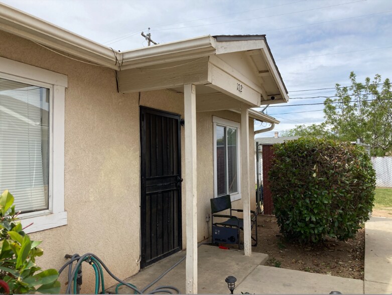 Building Photo - 512 S Dearing Ave