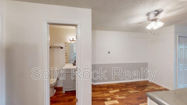 Building Photo - 1297 Vondelpark Dr