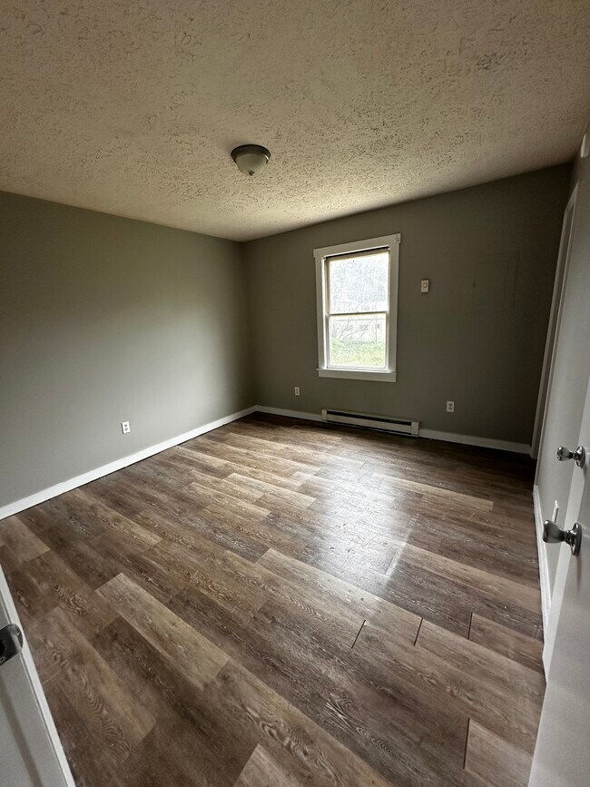 Building Photo - 41 Meadowgreen Dr