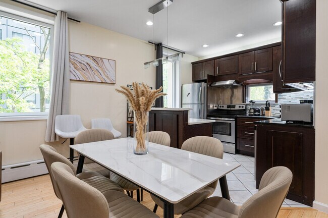 Building Photo - 318 E 62nd St