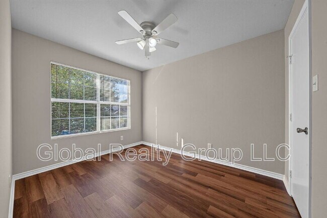 Building Photo - 7802 Kingsbury Way