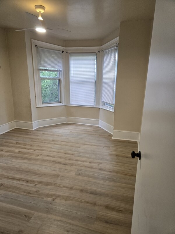 Building Photo - 1306 W Hunting Park Ave