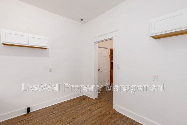 Building Photo - 404 12th St SW