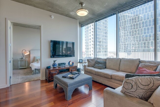 Building Photo - Downtown Luxury Living at The Encore