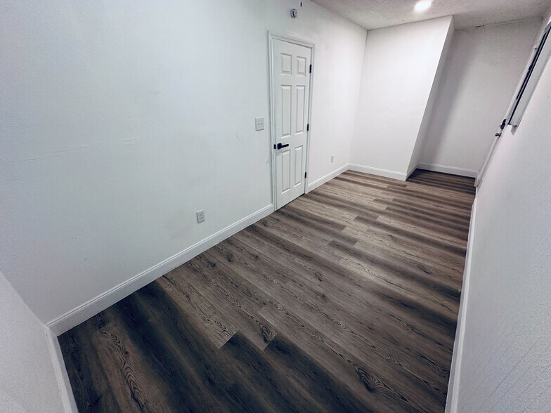 Building Photo - 2115 Continental Blvd