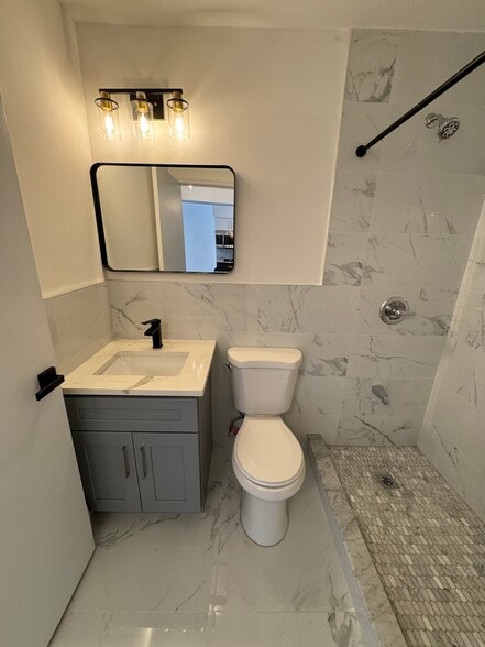 Building Photo - 15704 17th Rd