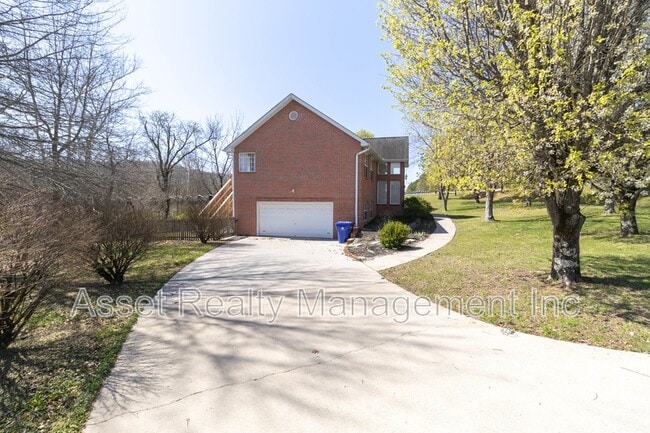 Building Photo - 170 Sweetgum Ln
