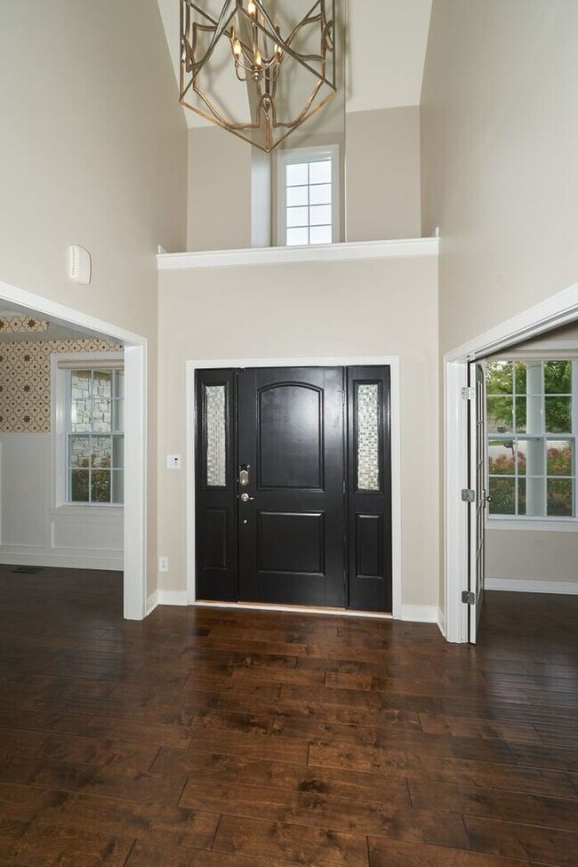 Building Photo - Beautiful 5 Bedroom With Finished Basement in Fishers
