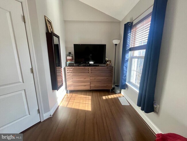 Building Photo - 3847 Watkins Mill Dr