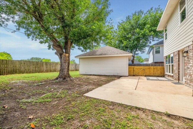 Building Photo - 6806 Flowermound Dr