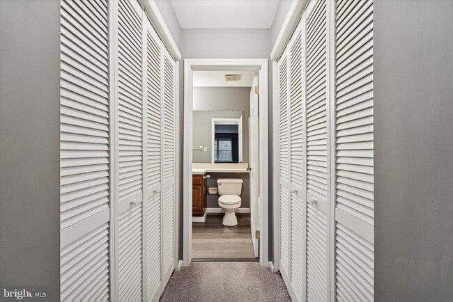 Building Photo - 606 Oswego Ct