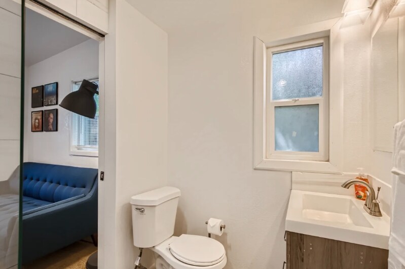 Building Photo - 1296 Vaughn St