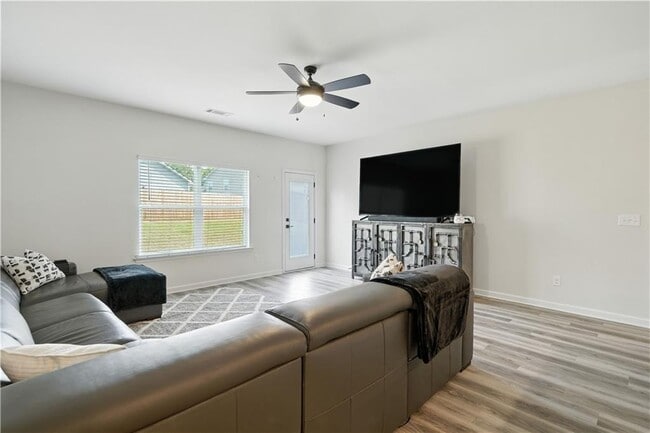 Building Photo - 3894 Saddle Bag Ct