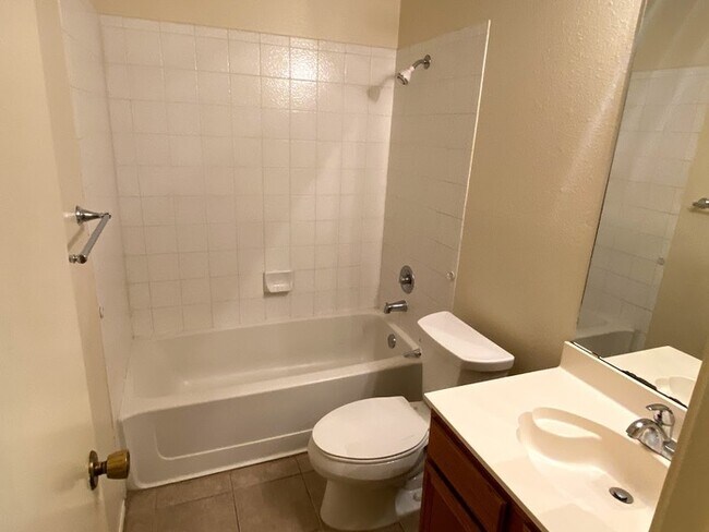 Building Photo - 6814 Flaming Ridge Dr